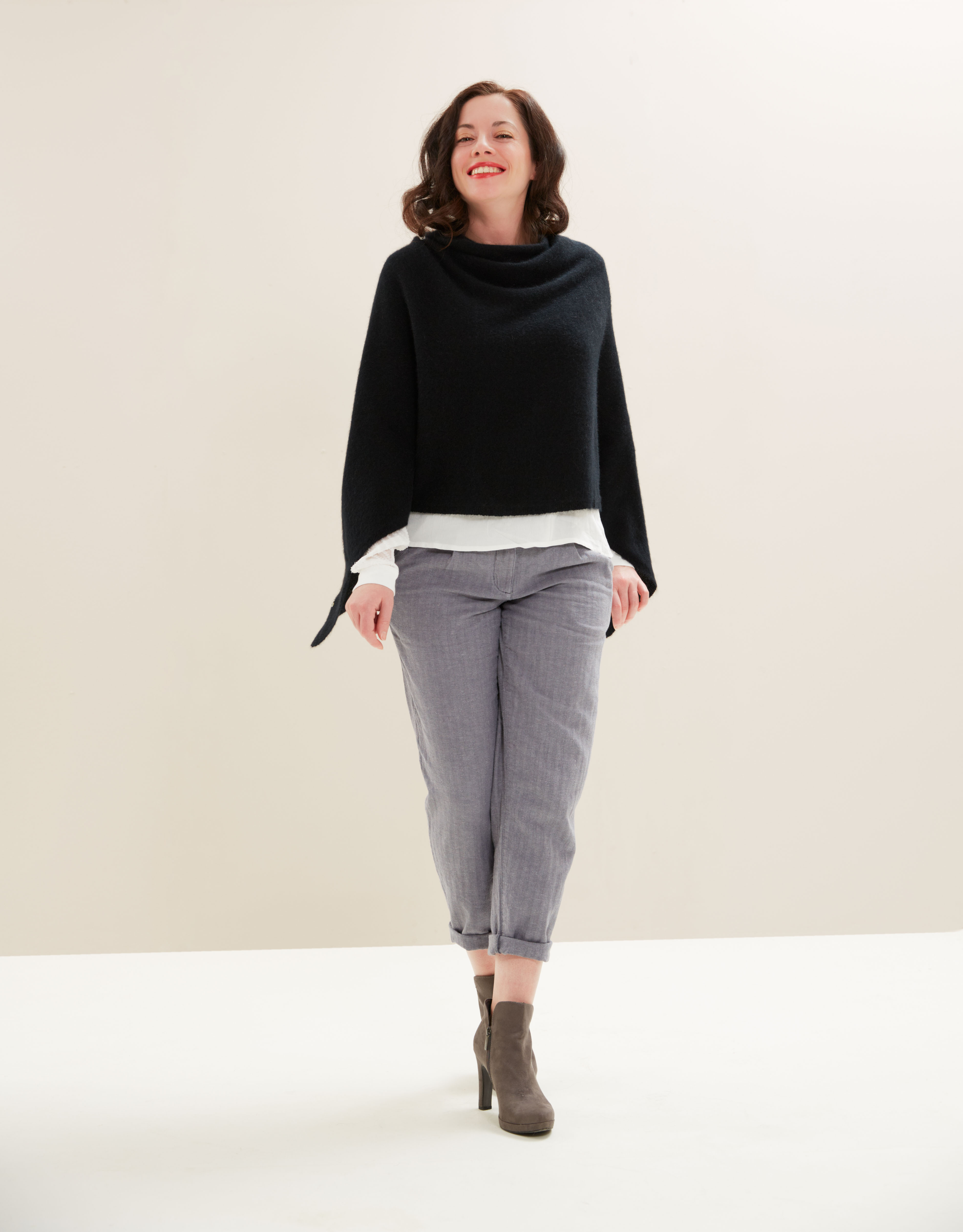 Kurzer Poncho Elvy